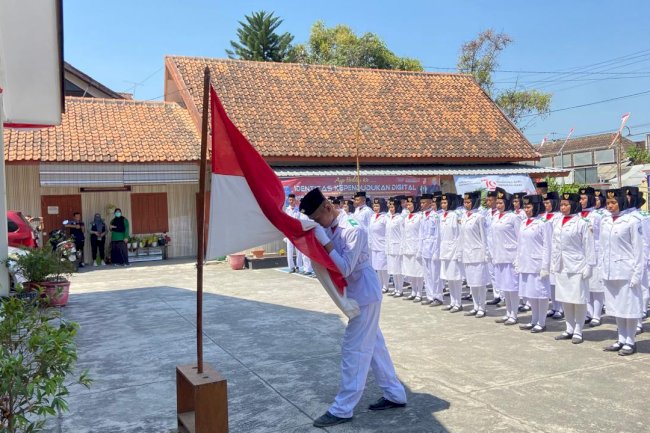 Pengukuhan  Pasukan pengibar bendera Kecamatan Pedan