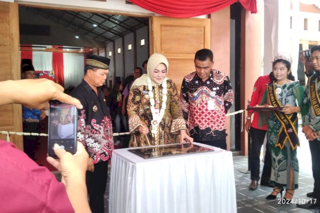 Sambang warga Bersama Bupati Klaten HJ.Srimulyani ,S.M.,M.SI. Di Gedung Sport Center Desa Kalangan Kecamatan Pedan