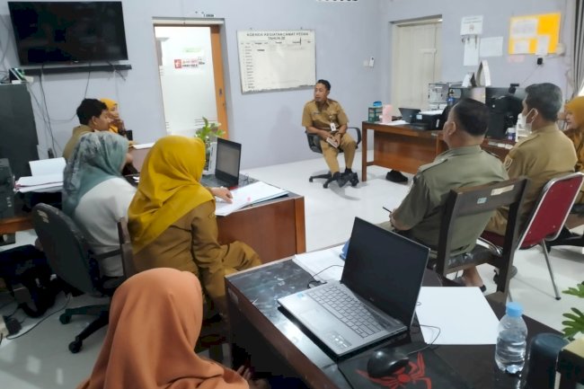 CAMAT PEDAN ADAKAN RAKOR KESIAPAN EFISIENSI ANGGARAN DAN TETAP MENGOPTIMALKAN LAYANAN MASYARAKAT