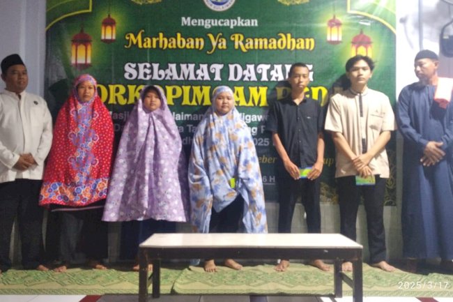 FORKOMPIMCAM PEDAN DAN TOKOH AGAMA ADAKAN TARAWEH KELILING DAN PEMBERIAN BANTUAN SOSIAL