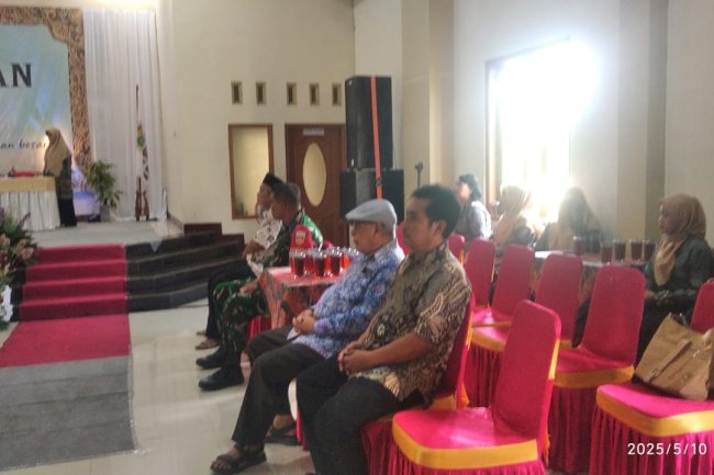 Menghadiri Pelepasan Siswa Kelas XII SMK PGRI PEDAN 