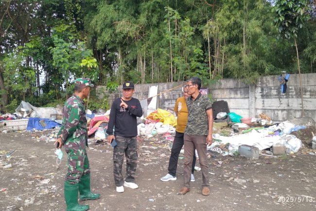 Muspika Kecamatan Pedan dan Kades. Troketon mengadakan Cek TPSA Troketon 