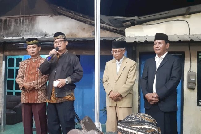 Menghadiri acara pentas wayang kulit Dukuh Durenan Desa Kalangan Kecamatan Pedan 