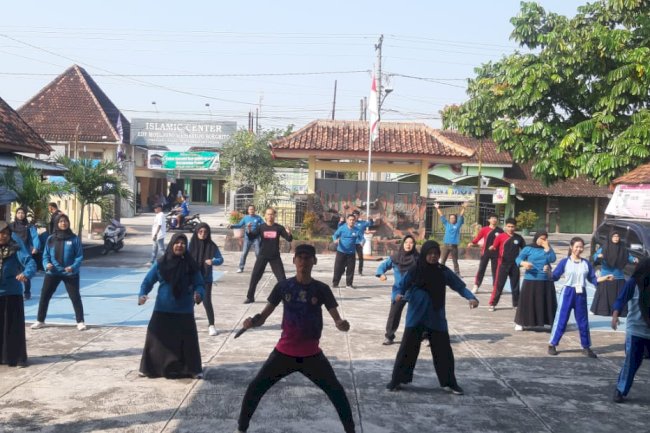 Senam Bersama ASN dan Karyawan Kecamatan Pedan