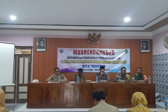 Menghadiri MusrenbangDes di Desa Troketon 