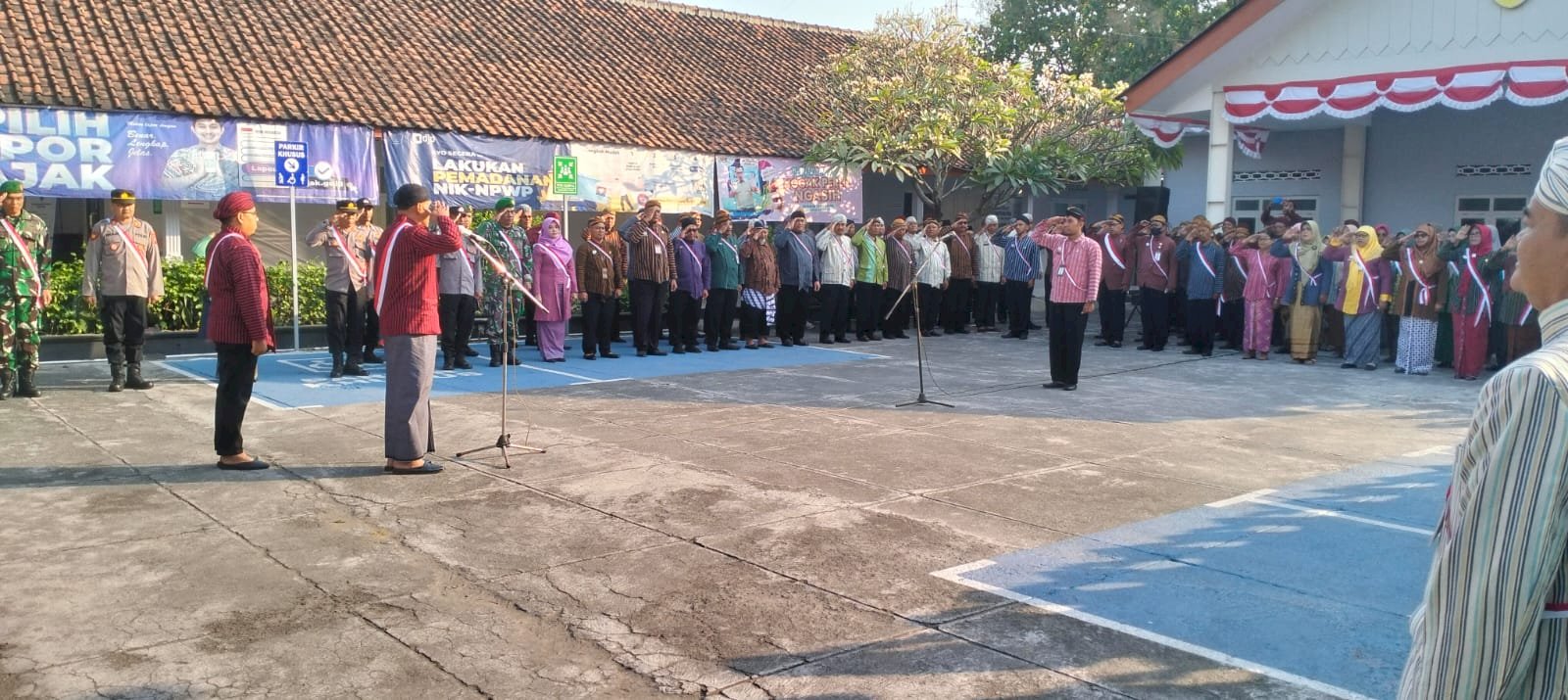 Upacara hari jadi Kota Klaten yang ke 220 semoga Klaten makin keren maju mandiri dan sejahtera 