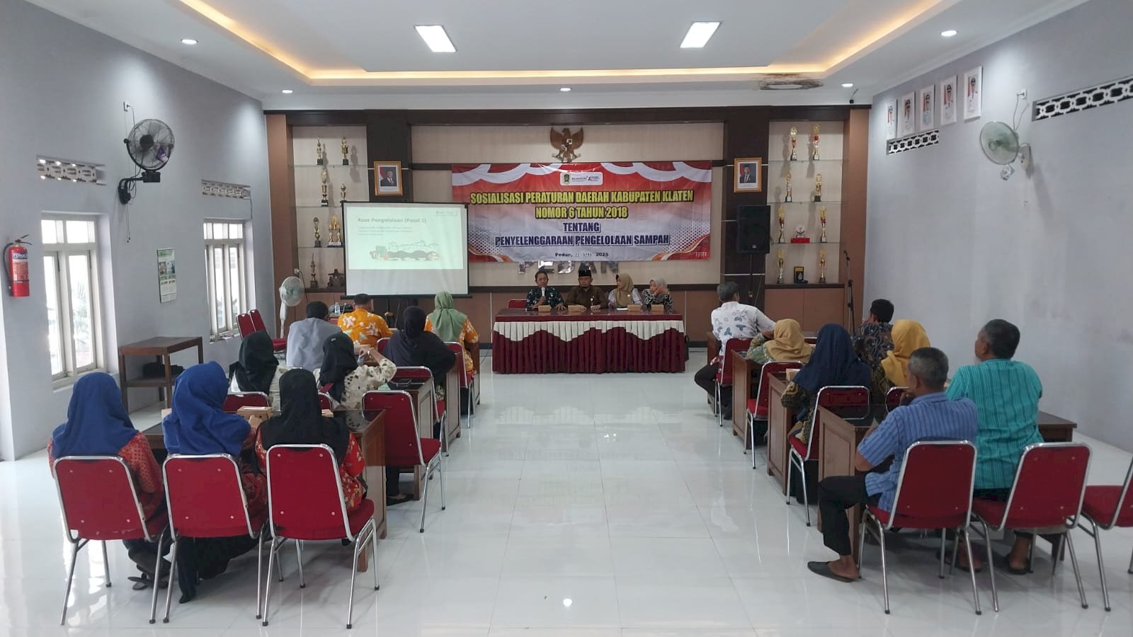 DPRD KABUPATEN KLATEN SOSIALISASIKAN PERDA PENGELOLAAN SAMPAH DI PEDAN
