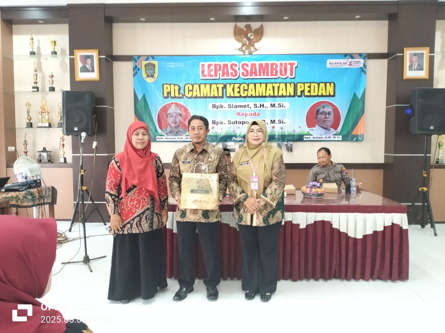 Lepas sambut PLT Camat Pedan Dari Bpk.Slamet.S.H.,M.S.iKepada Bpk. Sutopo SIP.M.Si