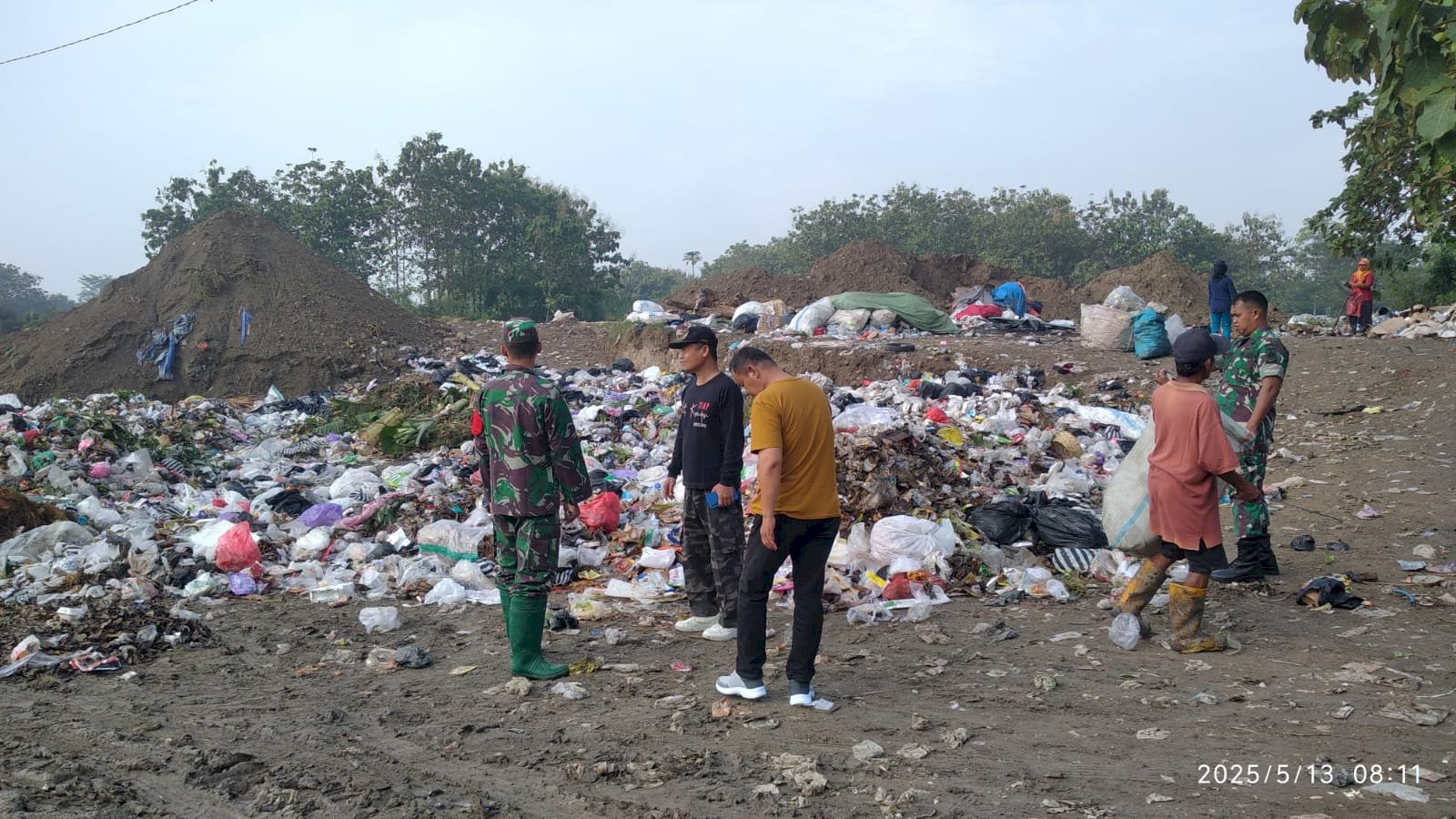 Muspika Kecamatan Pedan dan Kades. Troketon mengadakan Cek TPSA Troketon 