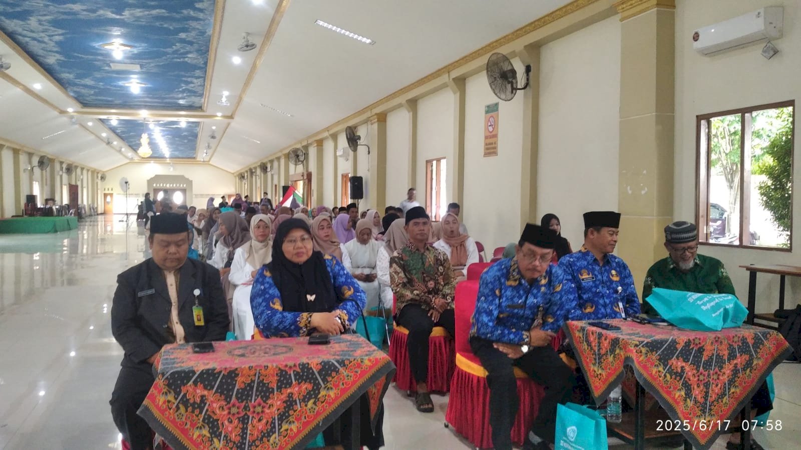 Menghadiri Akhirrusanah SD IT Al Bayyin Muhammadiyah Pedan 