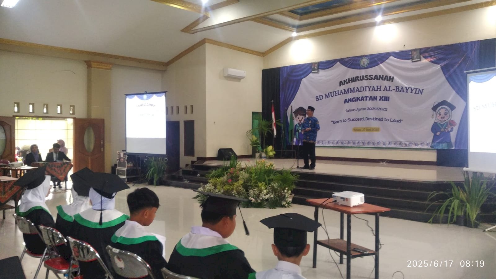 Menghadiri Akhirrusanah SD IT Al Bayyin Muhammadiyah Pedan 