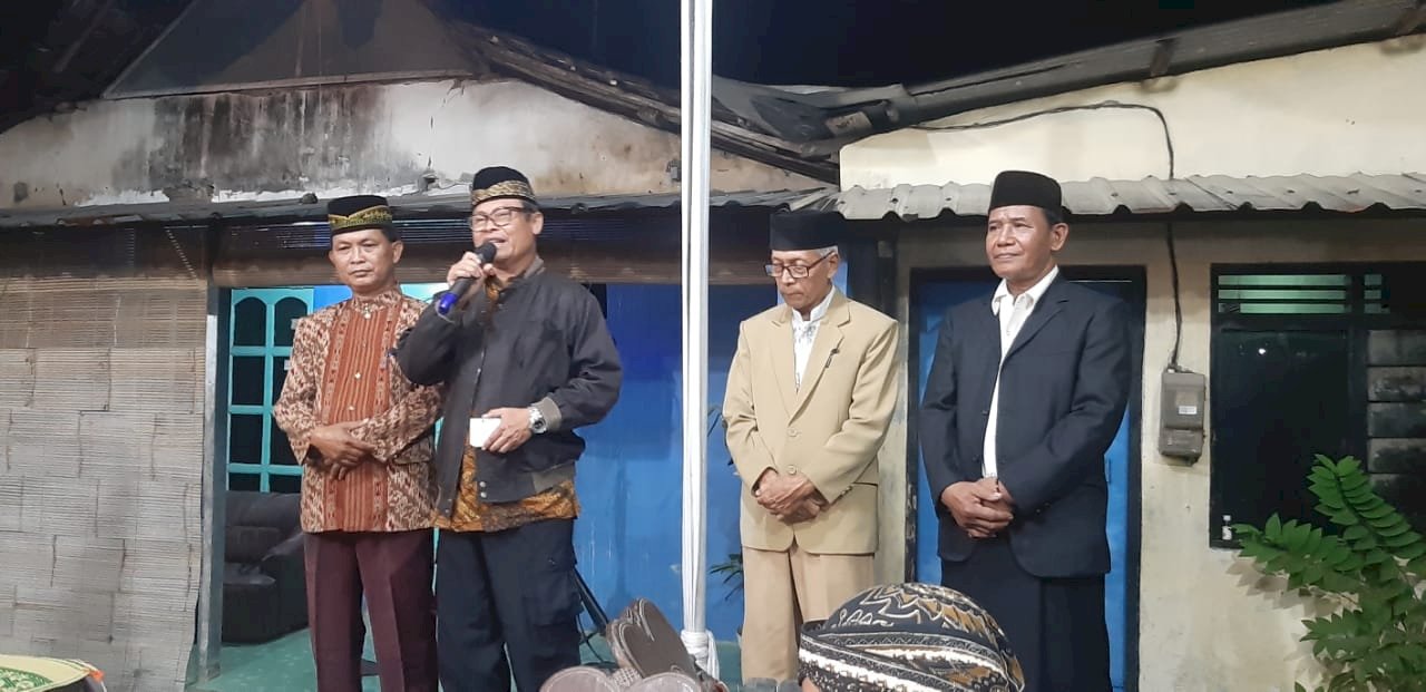 Menghadiri acara pentas wayang kulit Dukuh Durenan Desa Kalangan Kecamatan Pedan 