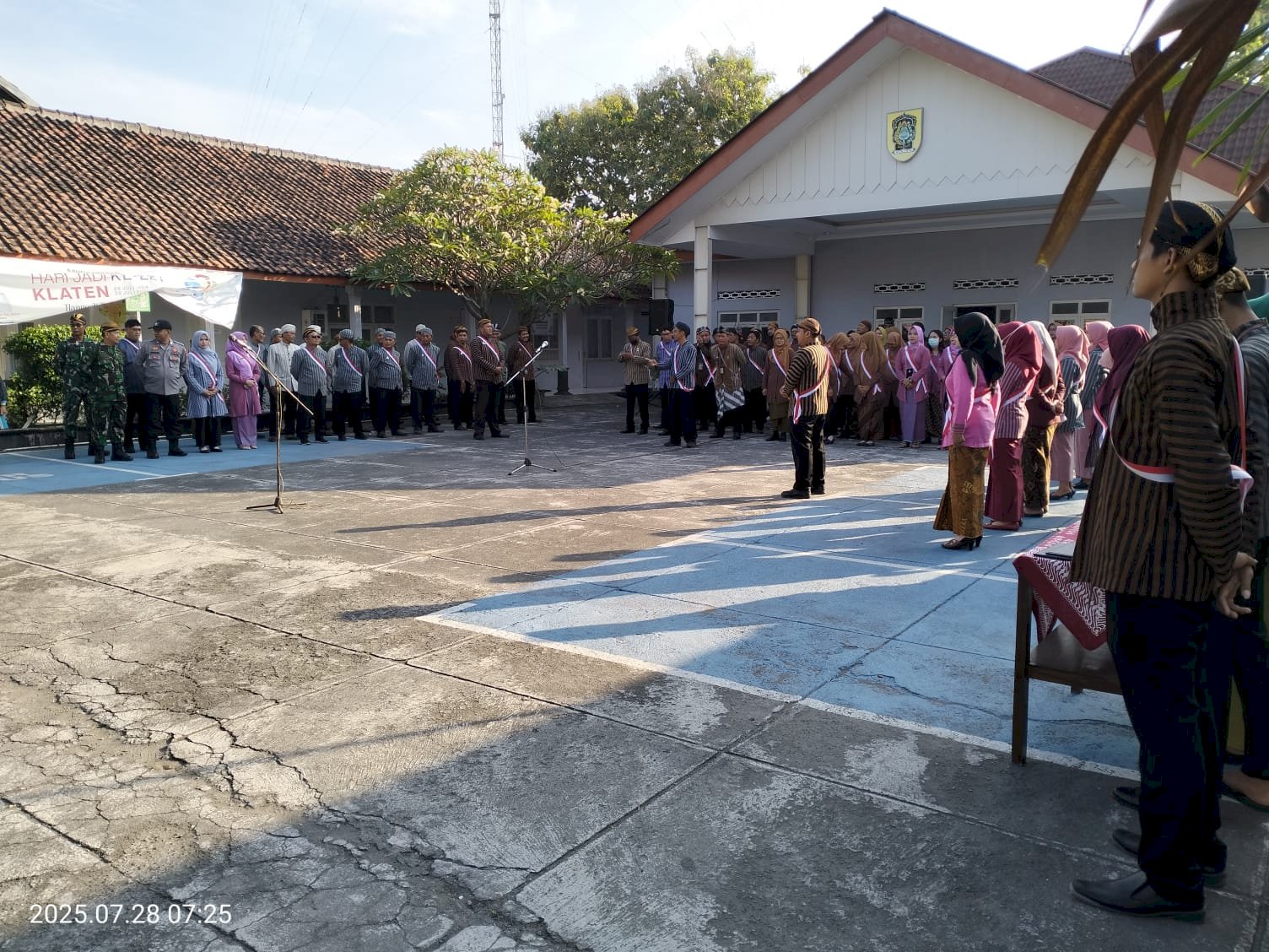 Upacara Hari Jadi Kota Klaten Yang ke 221 Di Halaman Kantor Kecamatan Pedan 