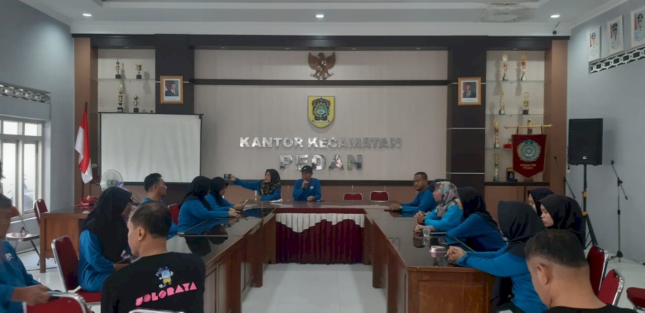 Senam Bersama ASN dan Karyawan Kecamatan Pedan