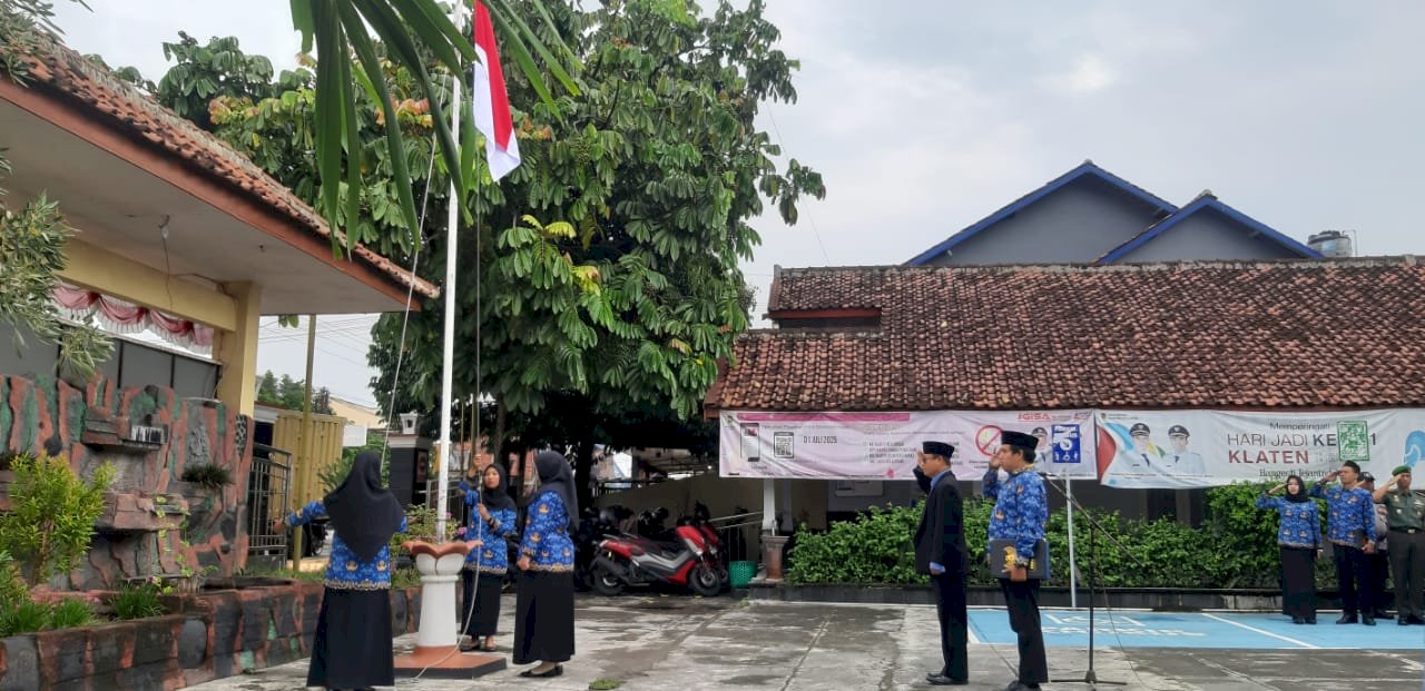 Upacara Hari Sumpah Pemuda Yang Ke 97 di Halaman Kantor Kecamatan Pedan