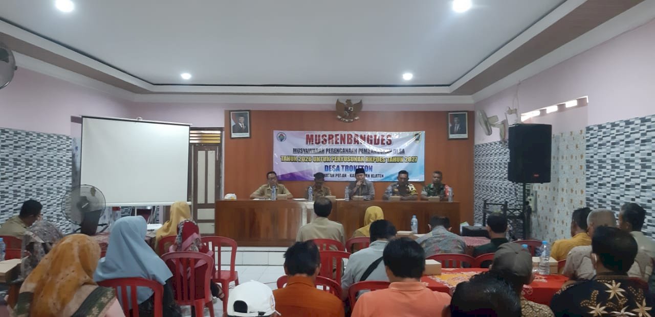 Menghadiri MusrenbangDes di Desa Troketon 
