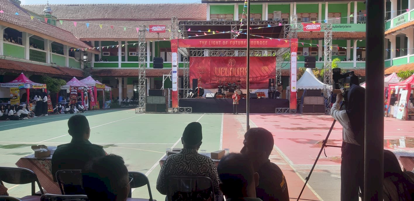 PLT Camat Pedan Menghadiri Ulang Tahun SMK Negeri 1 Pedan 