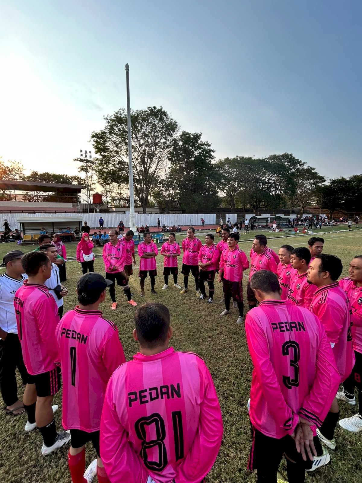 Kecamatan Pedan Mengikuti Turnamen pertandingan Sepak Bola ASN Di Kabupaten Klaten