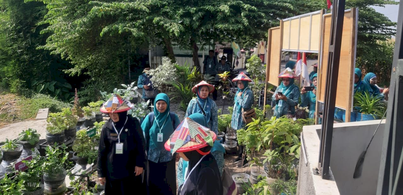 Evaluasi 10 Program Pokok PKK OLeh TPPKK Kabupaten Klaten Kepada Desa Sobayan dan Desa Bendo Kecamatan Pedan