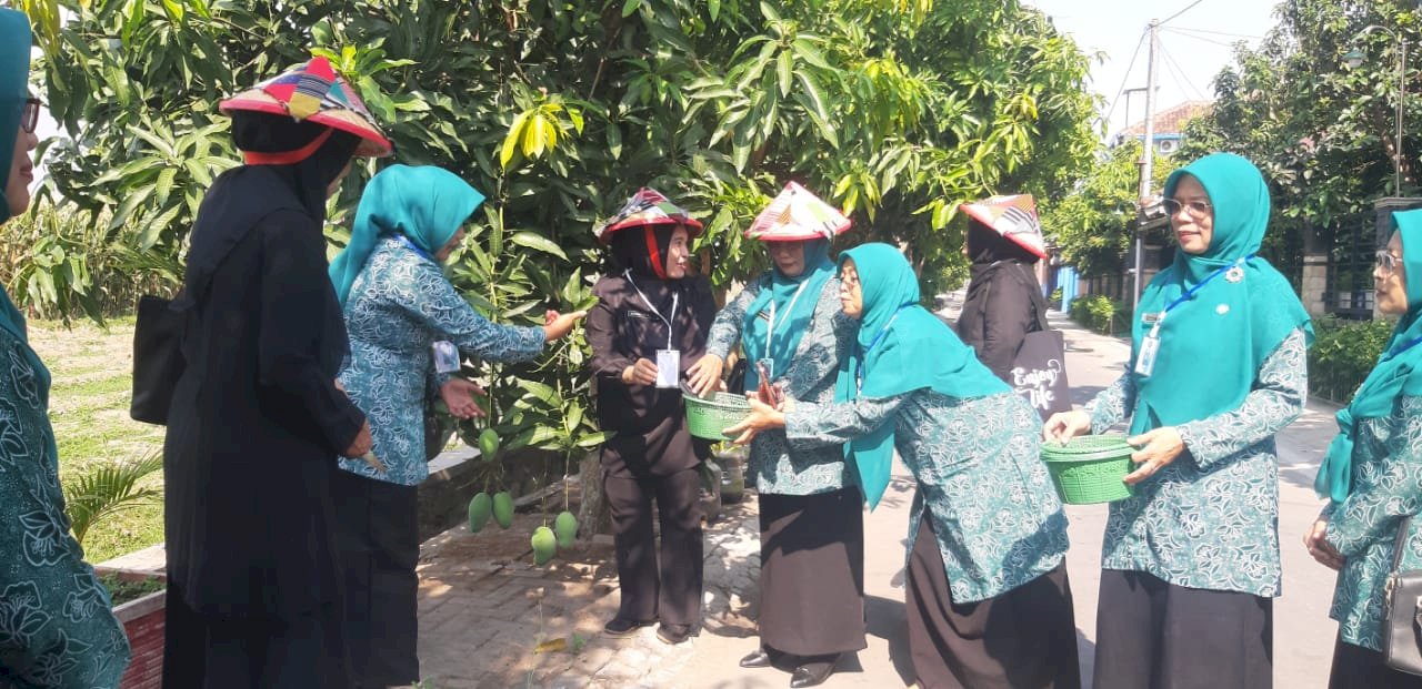 Evaluasi 10 Program Pokok PKK OLeh TPPKK Kabupaten Klaten Kepada Desa Sobayan dan Desa Bendo Kecamatan Pedan